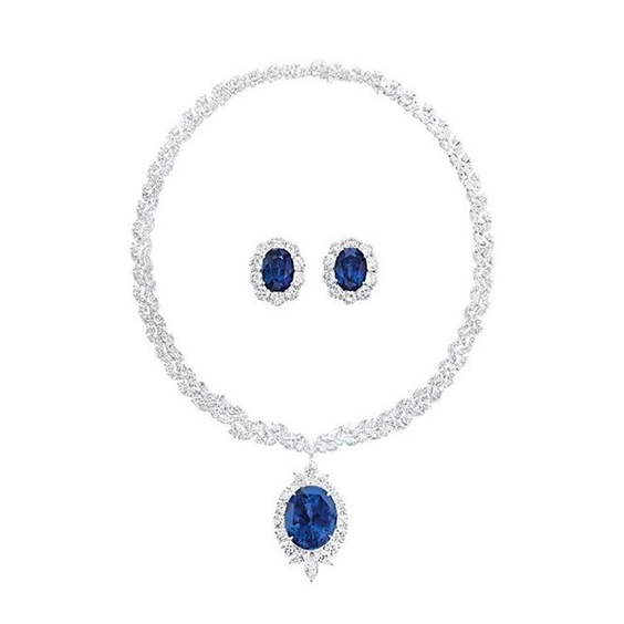 Radiant Rose Quartz Gemstone Necklace