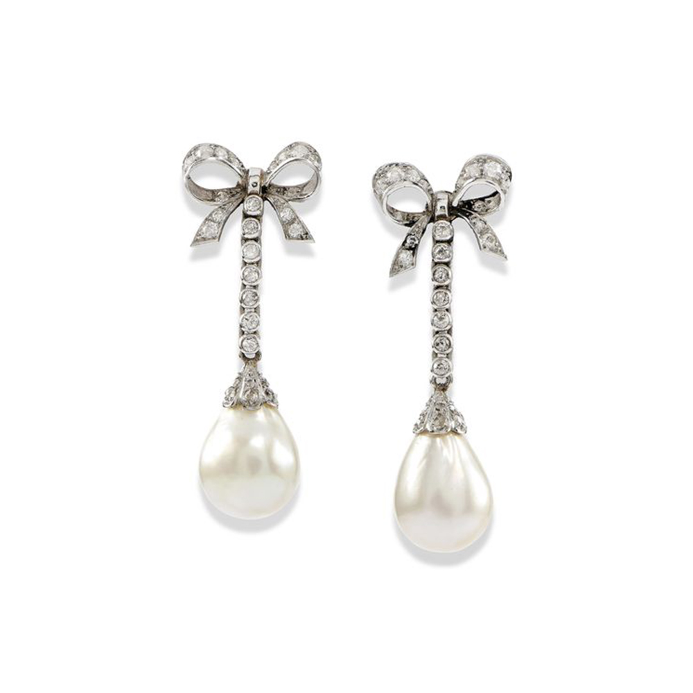 Bow-Designed Pearl Earrings