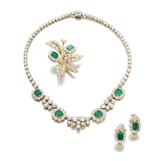 Elegant Green Diamond Necklace